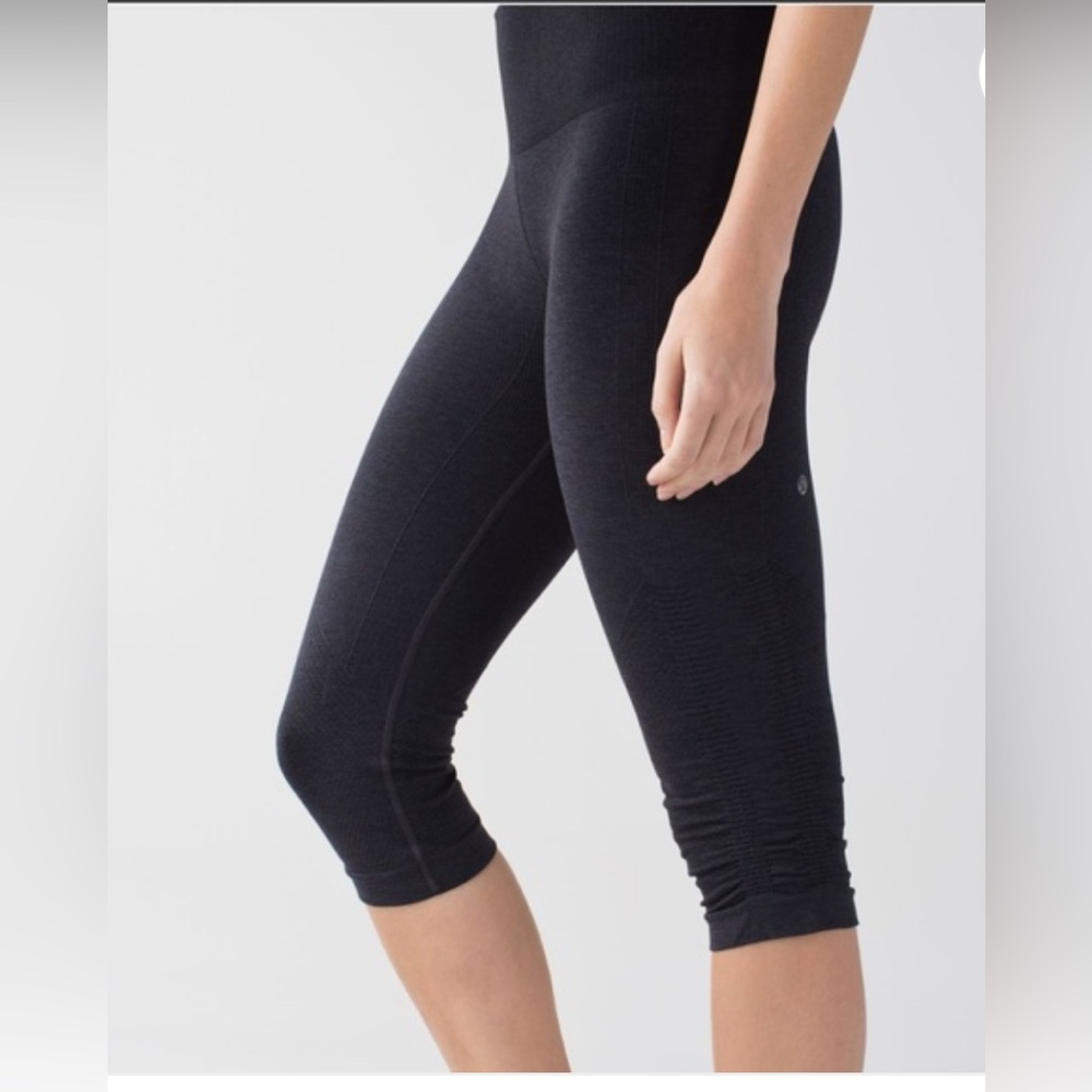 Lululemon The Flow Leggings, Size 6